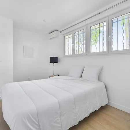 Large, Spacious Loft For 6 People In Paris Daire Bagnolet