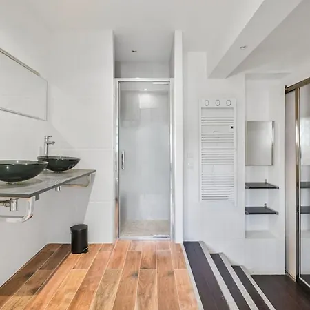 Large, Spacious Loft For 6 People In Paris