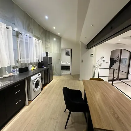 Large, Spacious Loft For 6 People In Paris Bagnolet