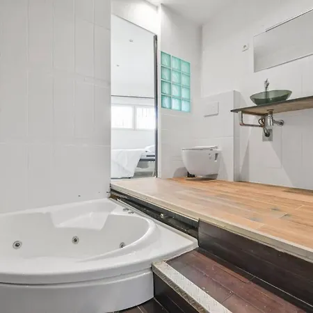 Daire Large, Spacious Loft For 6 People In Paris *